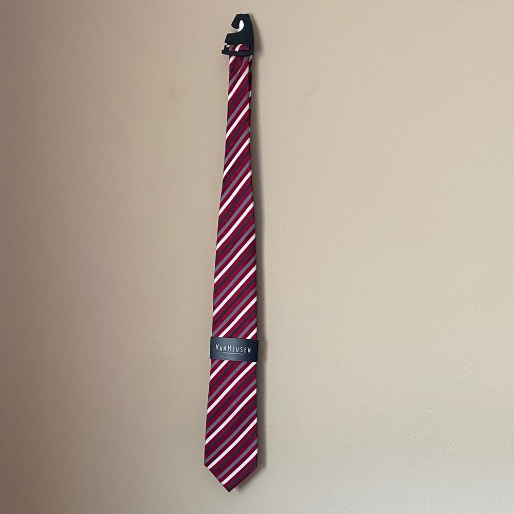 New Van Heusen Silk Stain Resistant Red and Navy Tie